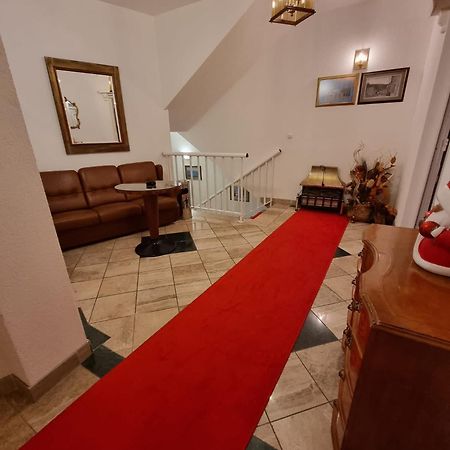 ליבנו Apartmani Li מראה חיצוני תמונה