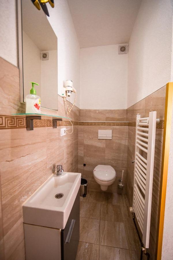 ליבנו Apartmani Li מראה חיצוני תמונה